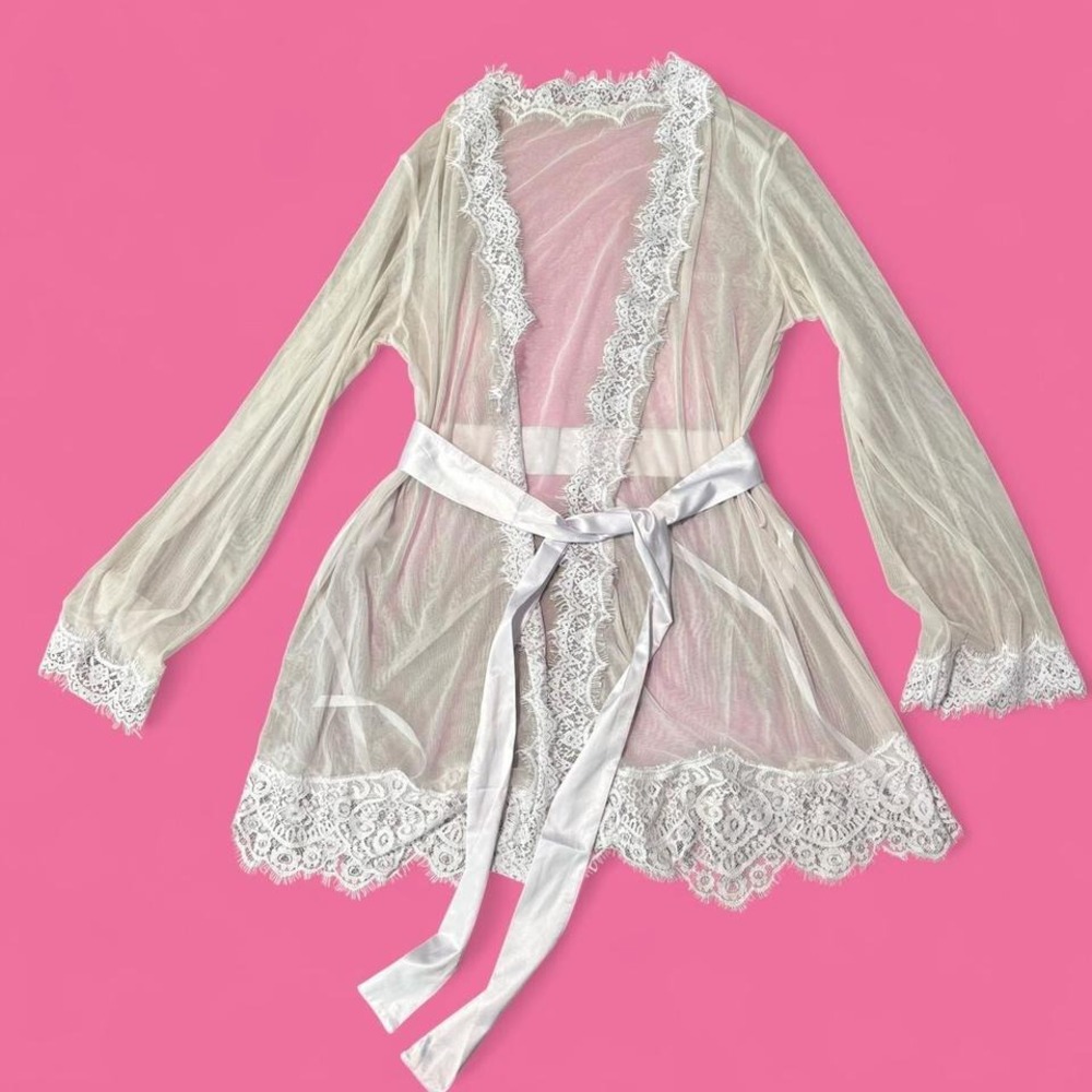 Oh La La Cheri white‎ lace robe with satin tie belt.